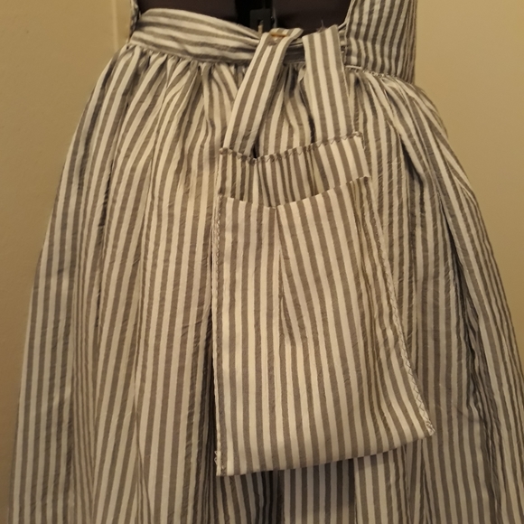 50's Skirt with Straps - Picture 3 of 5